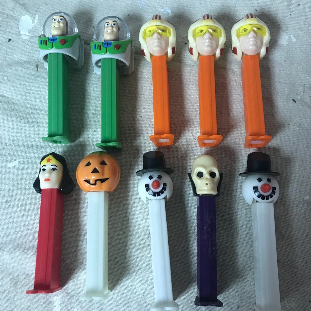 PEZ dispenser collectibles (10pcs)